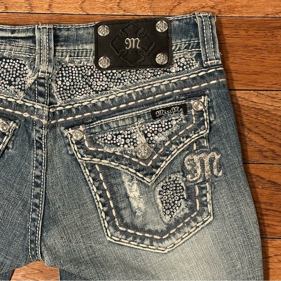 Miss Me Embellished Distressed Bermuda Shorts Size 27 Style #JE8002M - Picture 3 of 11